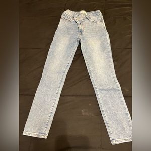 Abercrombie and Fitch High Rise Skinny Anke Jean. Size 25 Short (0). NWOT.